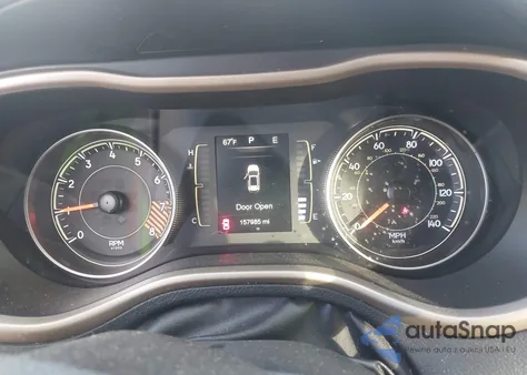 2015 Jeep Cherokee Latitude z USA, uszkodzony, nr VIN 1C4PJMCS7FW534912